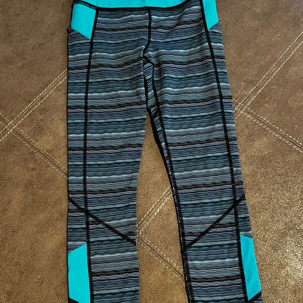 Lululemon Athletica Blue and Black Full-Length Leggings - Picture 6 of 7